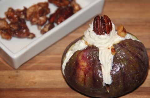 Figs with hung curd