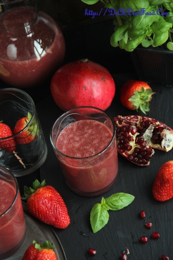 Pomegranate Strawberry Juice1